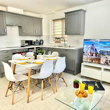 Walnut Luxurious 2-Bedroom With Ensuite - Parking, Netflix, Wifi - Close To Oxford, Bicester & Blenheim Palace Kidlington Exterior foto