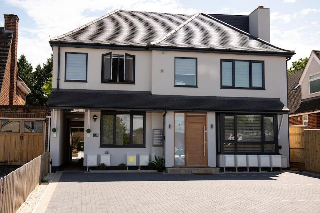 Walnut Luxurious 2-Bedroom With Ensuite - Parking, Netflix, Wifi - Close To Oxford, Bicester & Blenheim Palace Kidlington Exterior foto