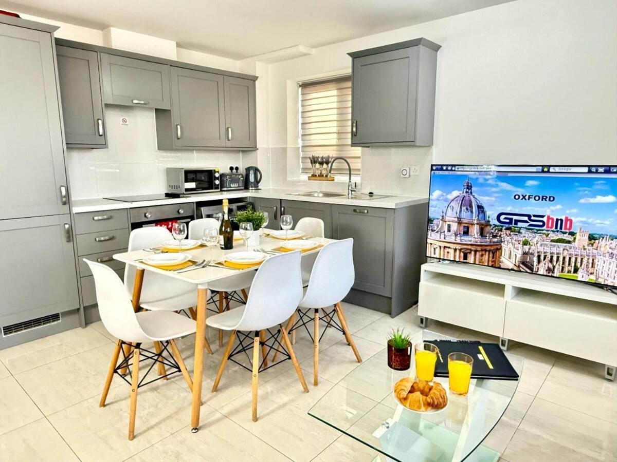 Walnut Luxurious 2-Bedroom With Ensuite - Parking, Netflix, Wifi - Close To Oxford, Bicester & Blenheim Palace Kidlington Exterior foto