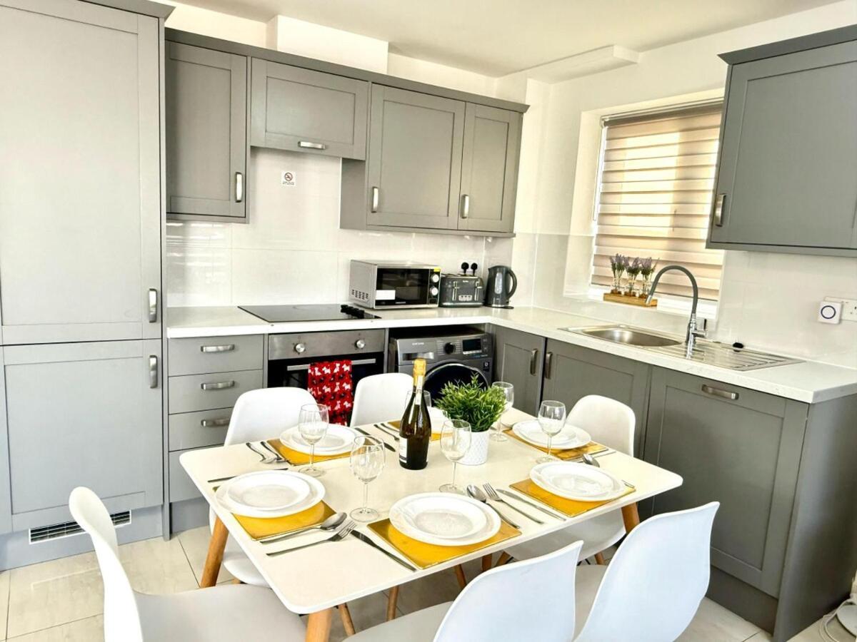 Walnut Luxurious 2-Bedroom With Ensuite - Parking, Netflix, Wifi - Close To Oxford, Bicester & Blenheim Palace Kidlington Exterior foto
